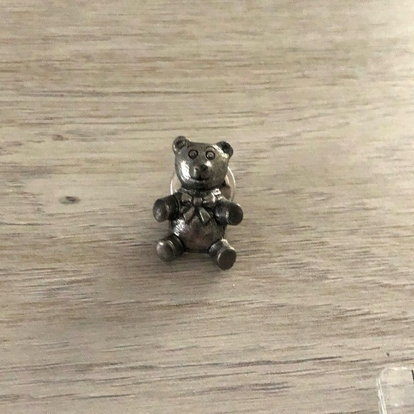 Vintage Jewelry - Vintage Silver Tone Bear Pin